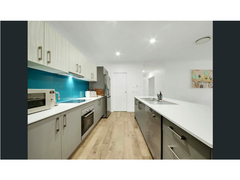 1 Tulipwood Cct, Boyne Island QLD 4680