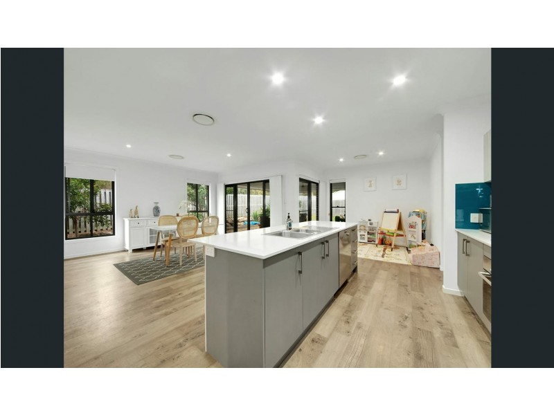 1 Tulipwood Cct, Boyne Island QLD 4680