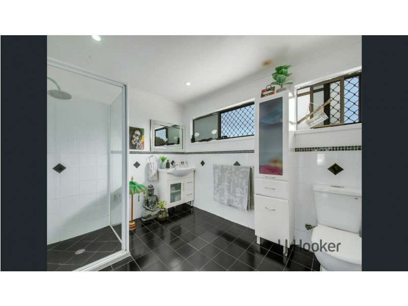 9 Marina Ave, Boyne Island QLD 4680