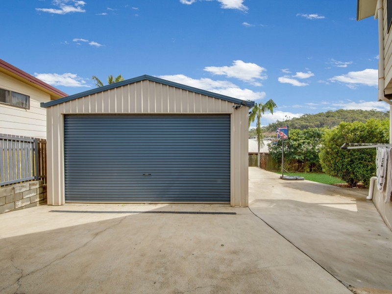 9 Marina Ave, Boyne Island QLD 4680