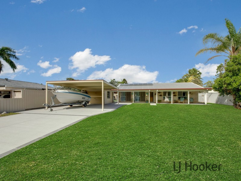 17 Alkina Crescent, Boyne Island QLD 4680