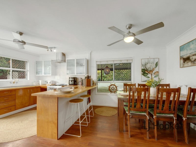 17 Alkina Crescent, Boyne Island QLD 4680