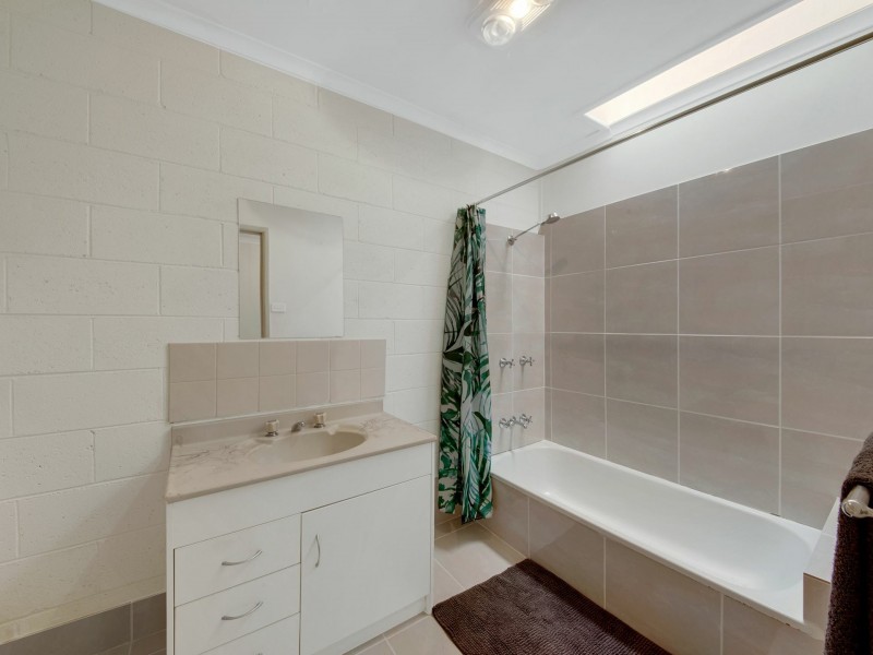 1/4 Elizabeth Street, Tannum Sands QLD 4680