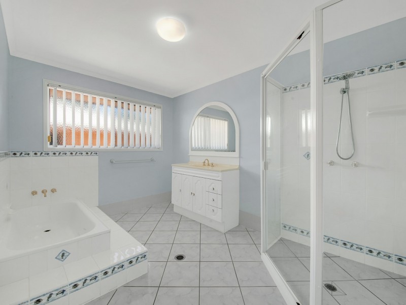 81 Bukkan Road, Glen Eden QLD 4680