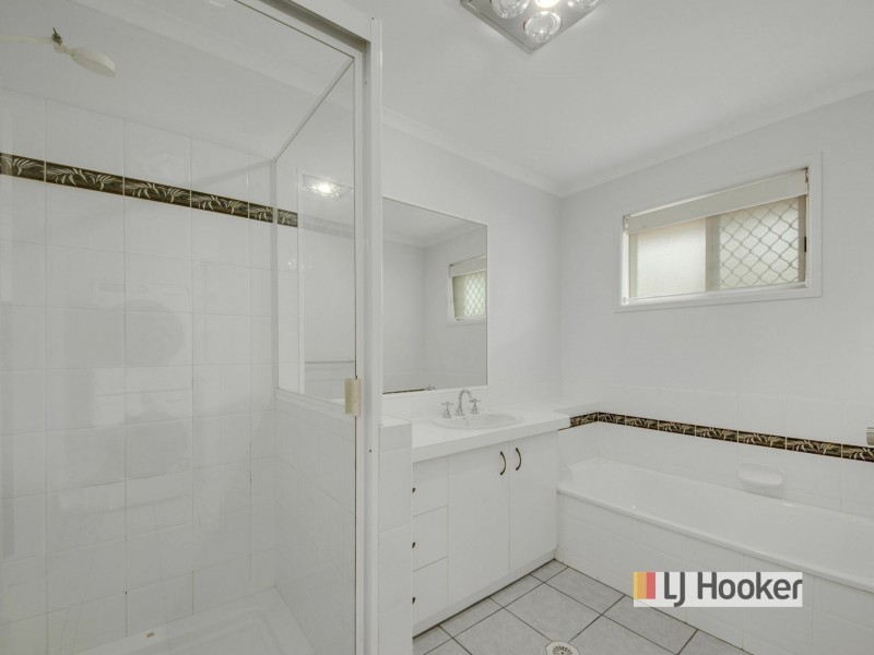 7 Pittsbay Crescent, Boyne Island QLD 4680