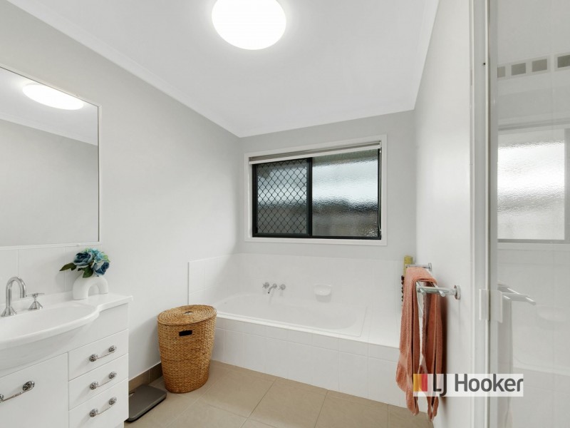 1/12 Golf View Drive, Boyne Island QLD 4680