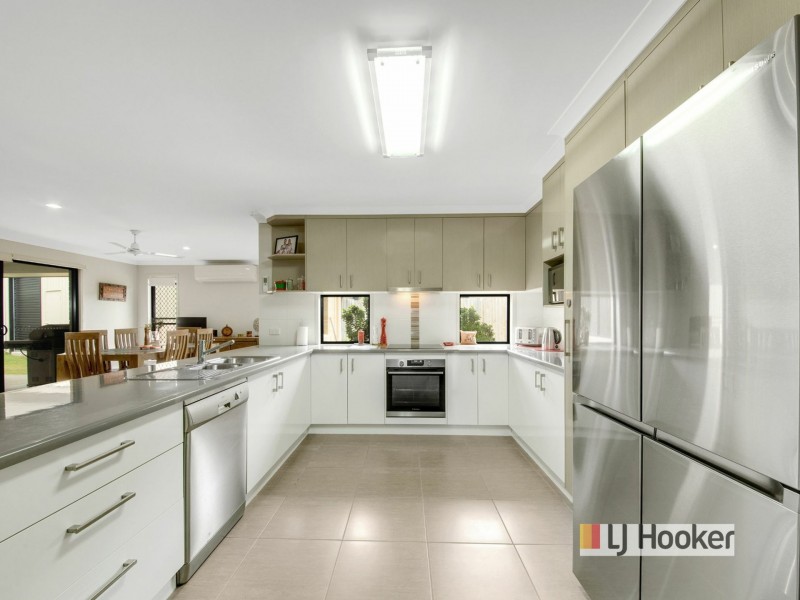 9 Valley Way, Boyne Island QLD 4680