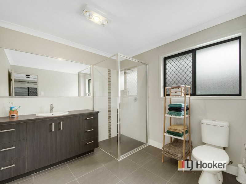 9 Valley Way, Boyne Island QLD 4680