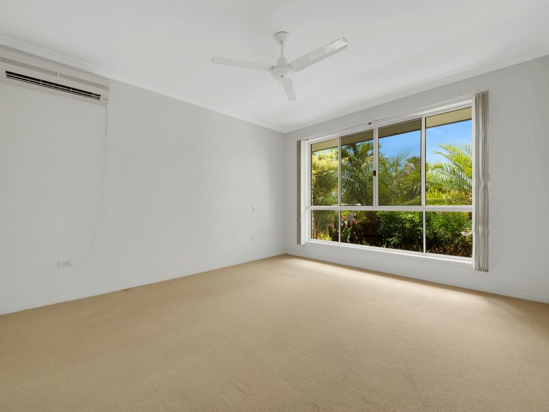 17 Golf View Drive, Boyne Island QLD 4680