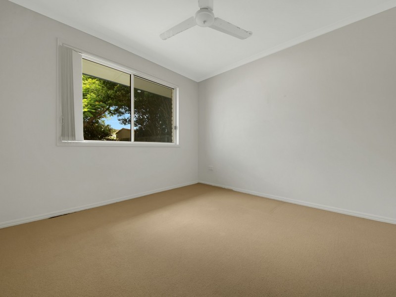 17 Golf View Drive, Boyne Island QLD 4680