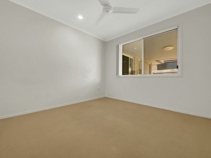 17 Golf View Drive, Boyne Island QLD 4680