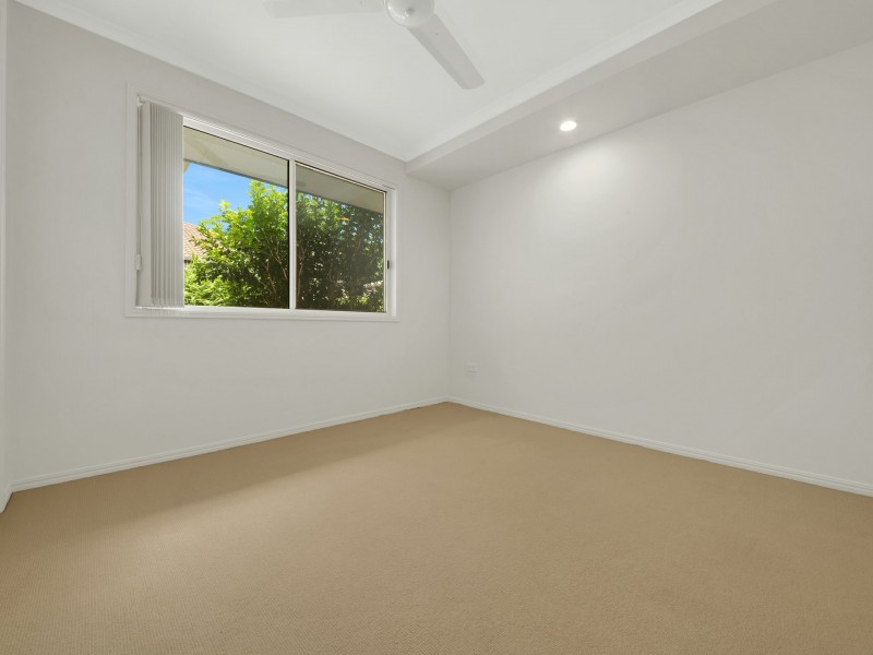 17 Golf View Drive, Boyne Island QLD 4680