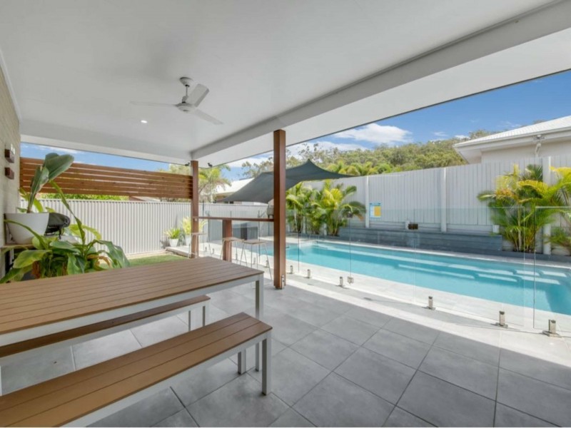 19 Stella Street, Boyne Island QLD 4680