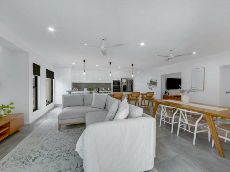 19 Stella Street, Boyne Island QLD 4680
