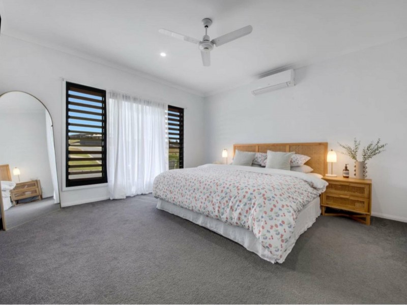 19 Stella Street, Boyne Island QLD 4680