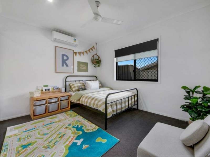 19 Stella Street, Boyne Island QLD 4680