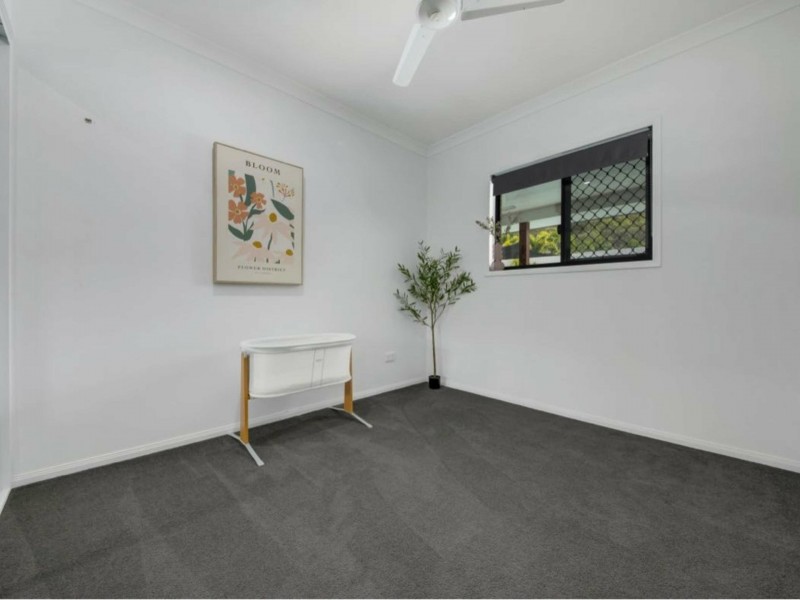 19 Stella Street, Boyne Island QLD 4680