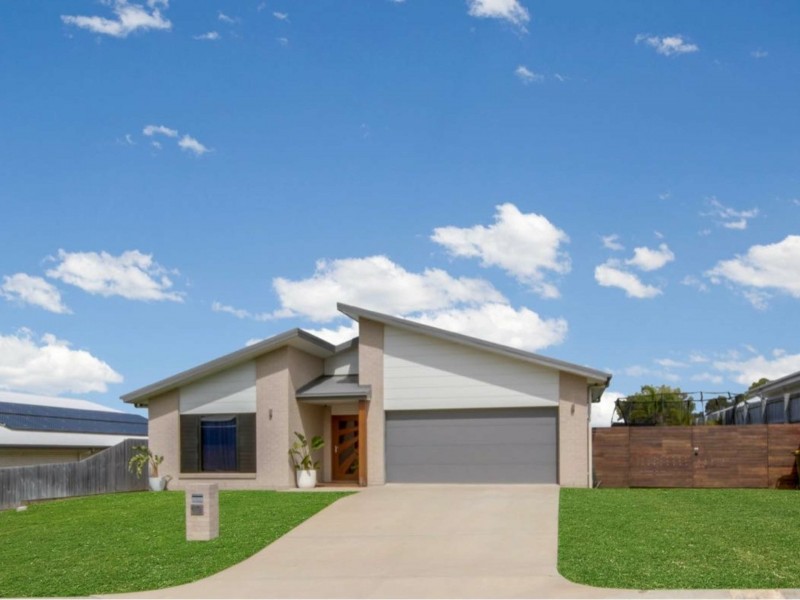 19 Stella Street, Boyne Island QLD 4680