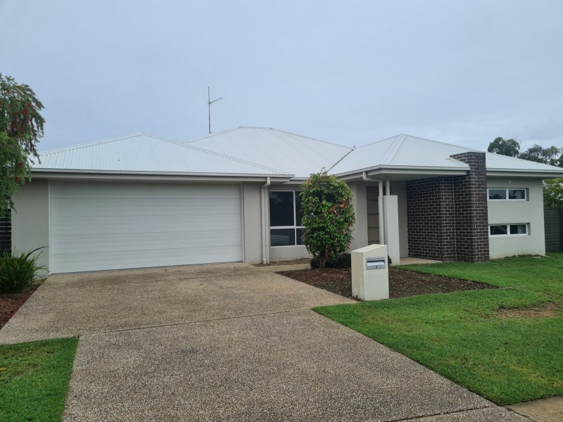 8 CORIMBA PARADE, Boyne Island QLD 4680