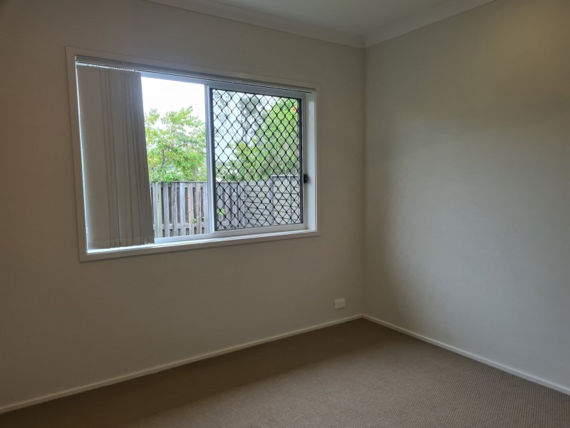 8 CORIMBA PARADE, Boyne Island QLD 4680