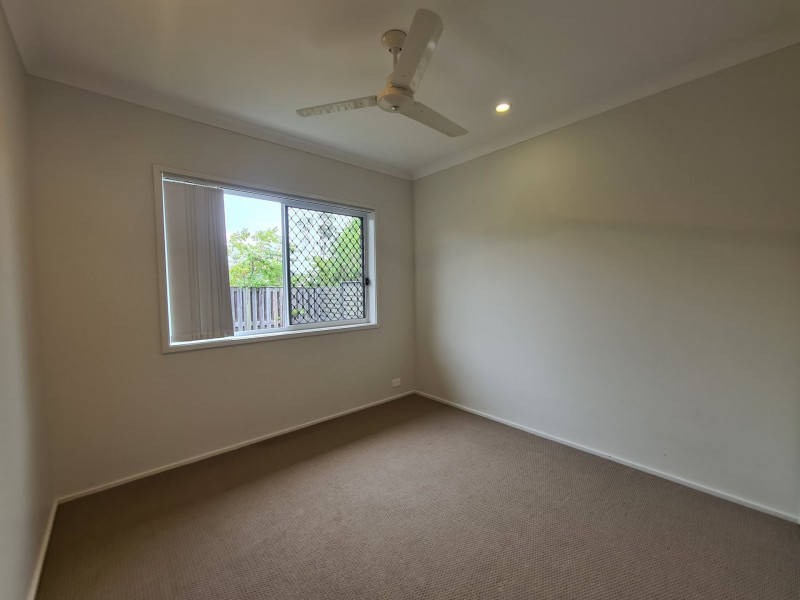 8 CORIMBA PARADE, Boyne Island QLD 4680