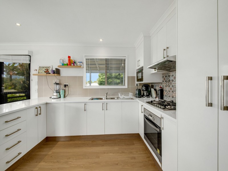 6 Bellemere Court, Boyne Island QLD 4680