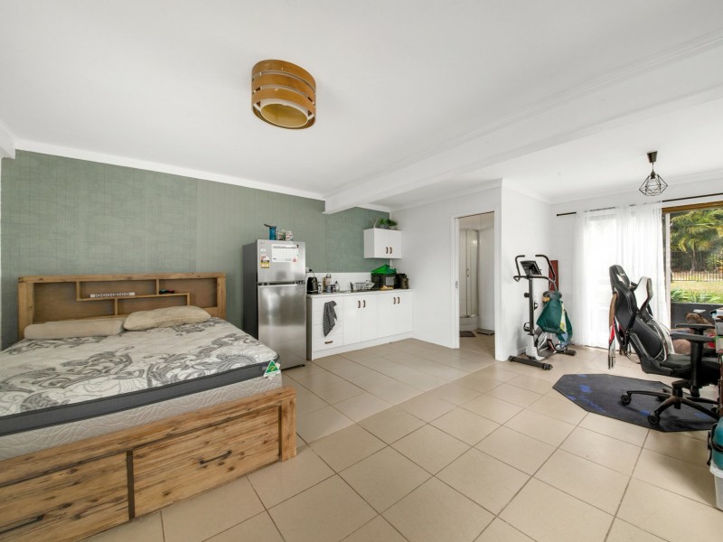 6 Bellemere Court, Boyne Island QLD 4680