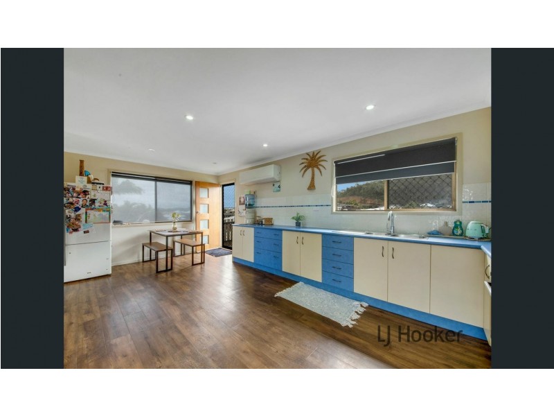 9 Marina Avenue, Boyne Island QLD 4680