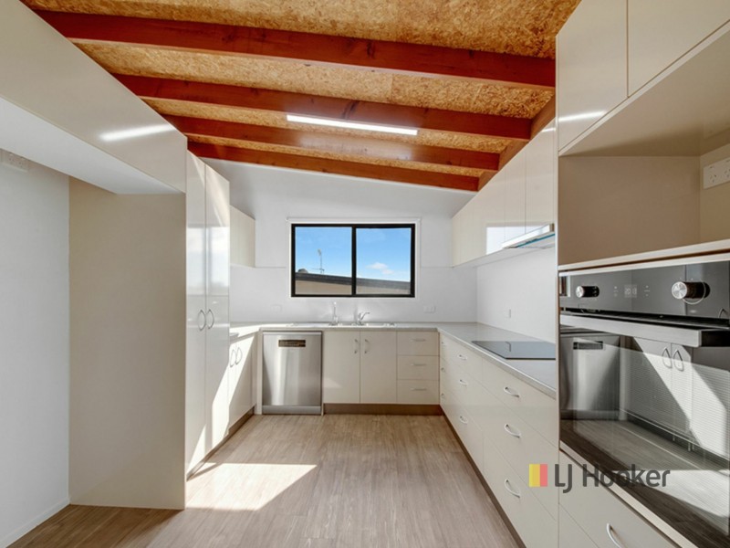 8 Polmaise Street, Boyne Island QLD 4680