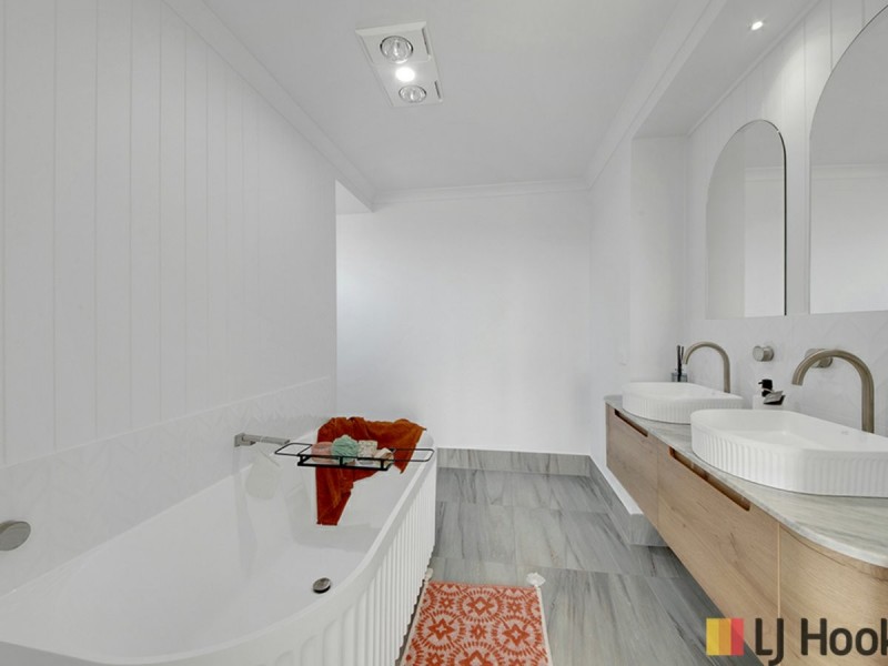 8 Jenny Lind Court, Boyne Island QLD 4680