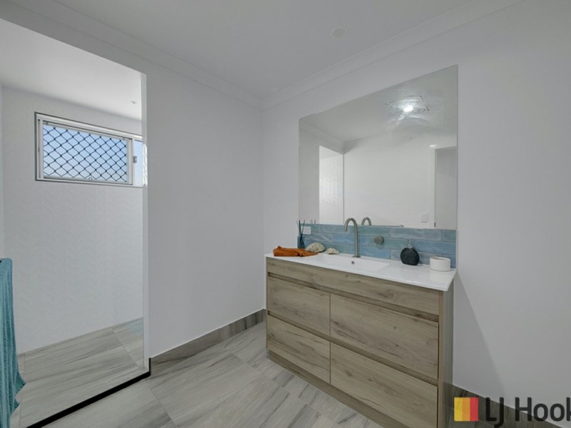 8 Jenny Lind Court, Boyne Island QLD 4680