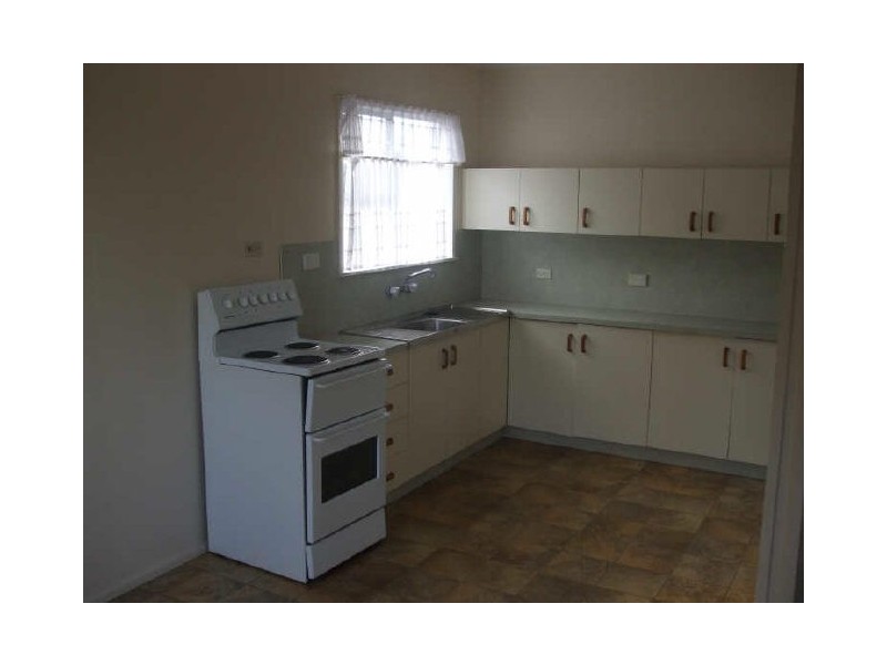 3 Edward Street, Boyne Island QLD 4680