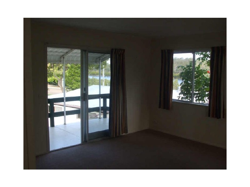 3 Edward Street, Boyne Island QLD 4680