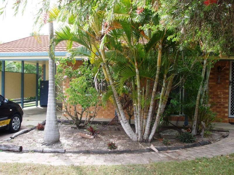 25 EDWARD STREET, Boyne Island QLD 4680