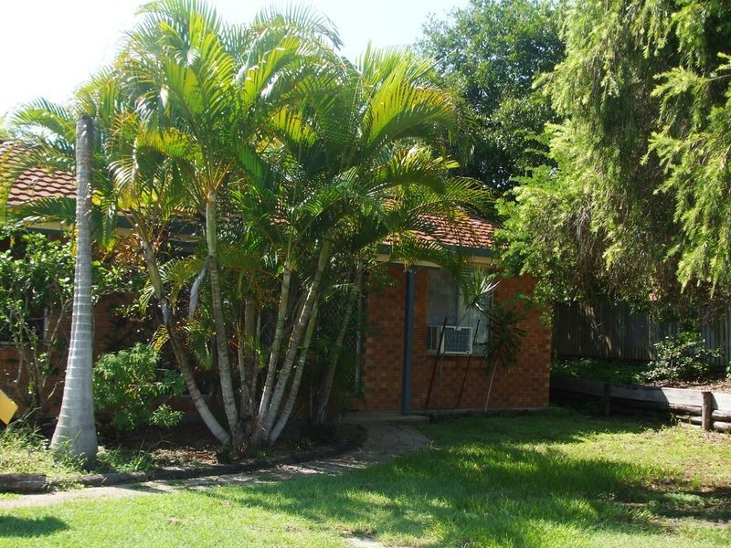 25 EDWARD STREET, Boyne Island QLD 4680