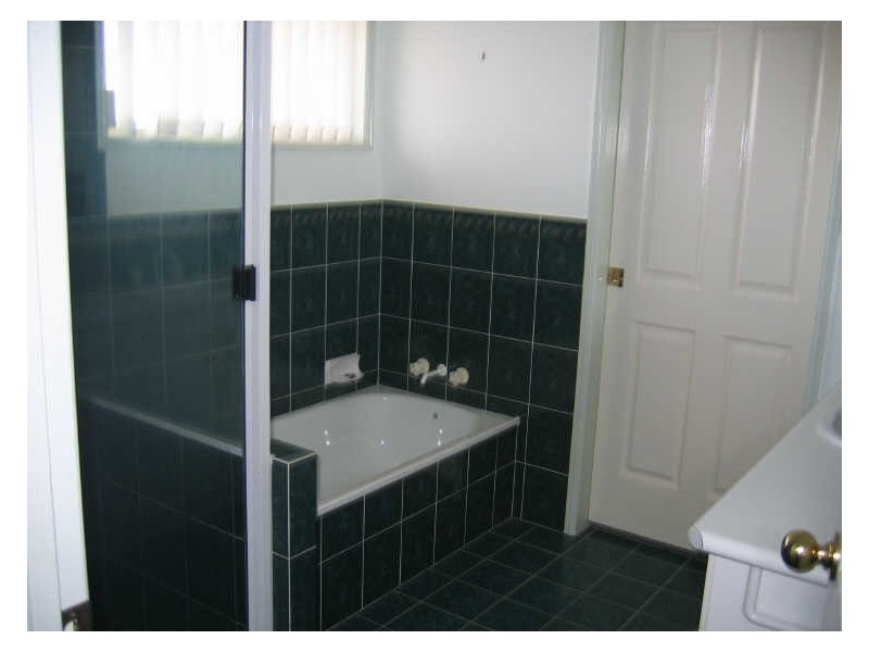 11 Geoffrey Thomas Drive, Tannum Sands QLD 4680