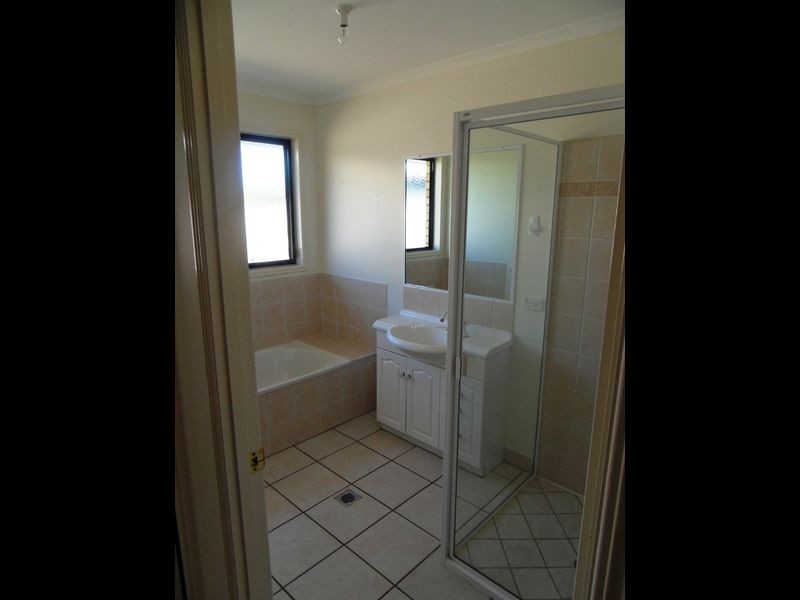 16 GOLFVIEW DRIVE, Boyne Island QLD 4680