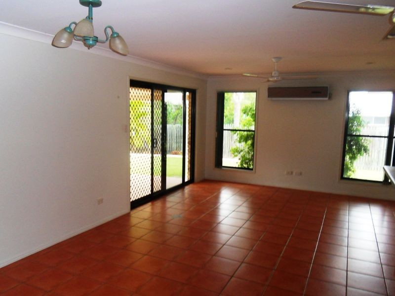 8 YARAAN COURT, Boyne Island QLD 4680