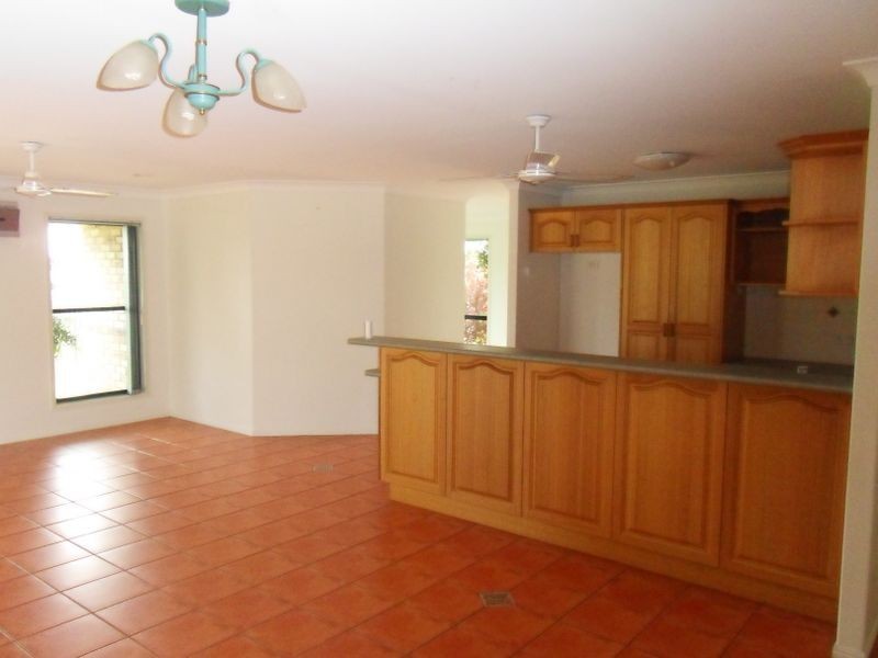 8 YARAAN COURT, Boyne Island QLD 4680