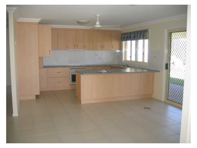 35 BEVINGTON STREET, Tannum Sands QLD 4680