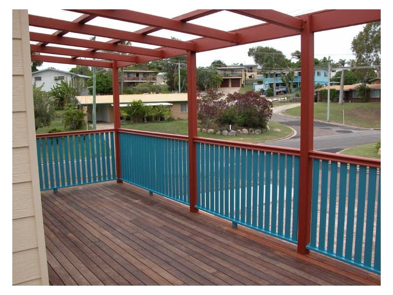 33 TYSON CRESCENT, Tannum Sands QLD 4680