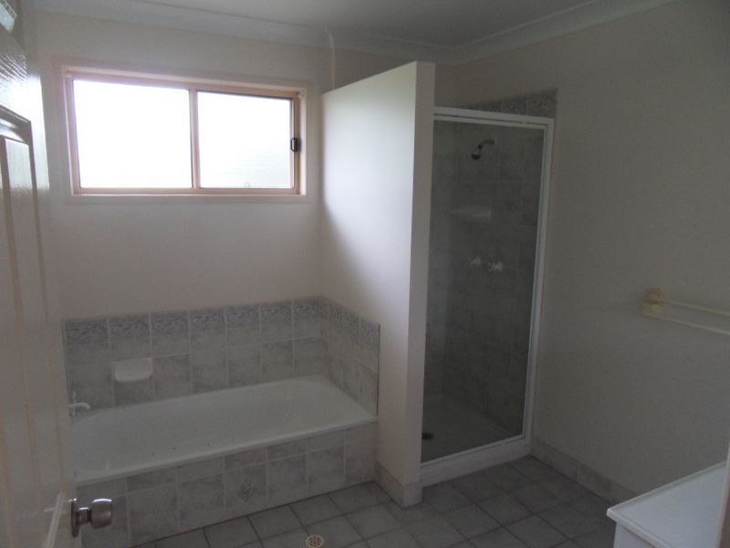 25 PACIFIC AVENUE, Tannum Sands QLD 4680