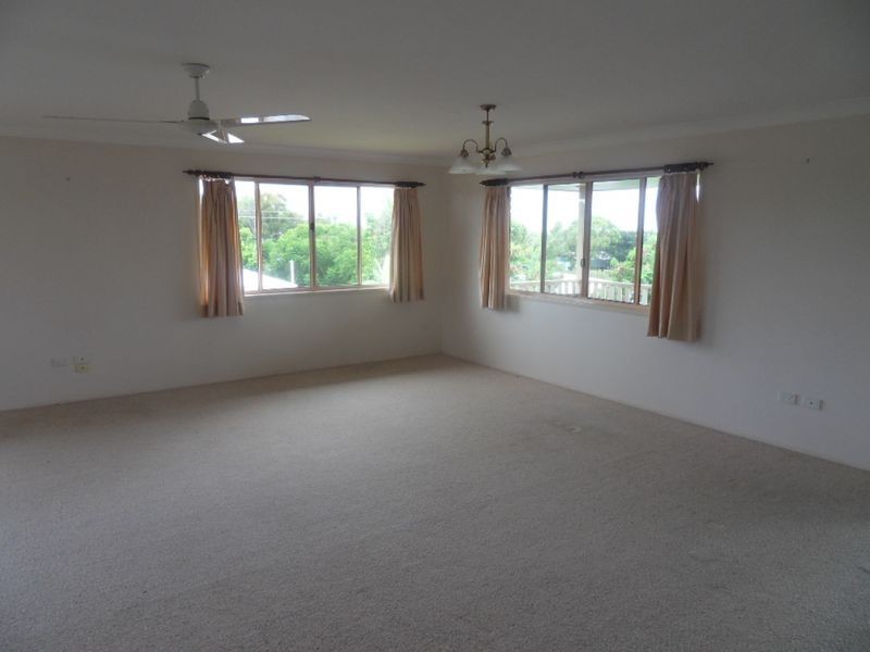 25 PACIFIC AVENUE, Tannum Sands QLD 4680
