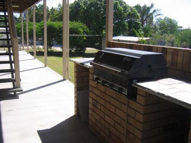 25 PACIFIC AVENUE, Tannum Sands QLD 4680