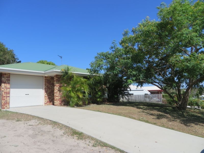 16 CURTIS AVENUE, Boyne Island QLD 4680