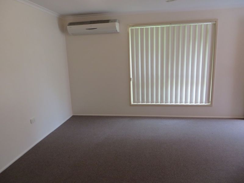 16 CURTIS AVENUE, Boyne Island QLD 4680