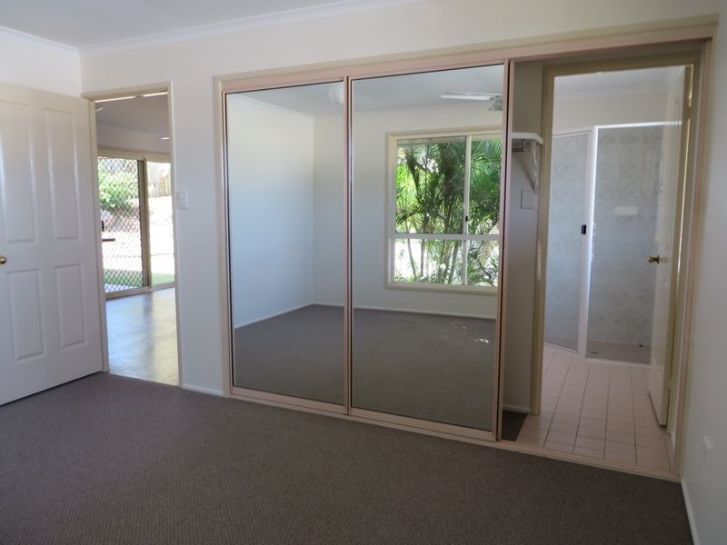 16 CURTIS AVENUE, Boyne Island QLD 4680