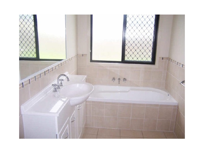 13 Plimsoll Court, Tannum Sands QLD 4680