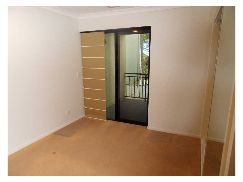 2/8a WYNDHAM AVENUE, Boyne Island QLD 4680