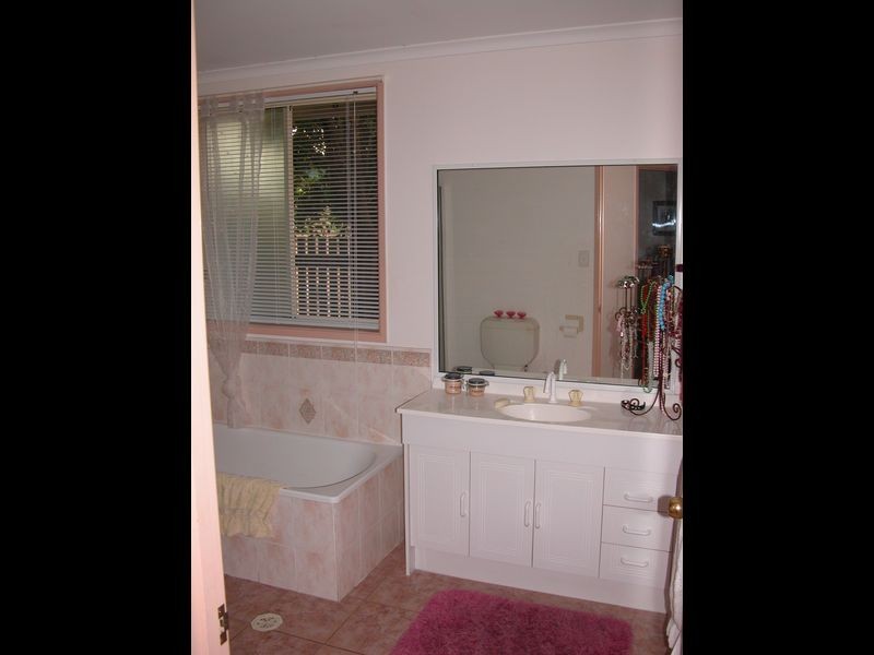 1/2 Donald Street, Tannum Sands QLD 4680